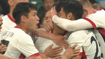 开云体育-2-1！1-1！中超一夜太疯狂：蓉城补时绝杀国安，天津遭乌龙绝平！